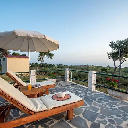 Villa Villa Pefki *