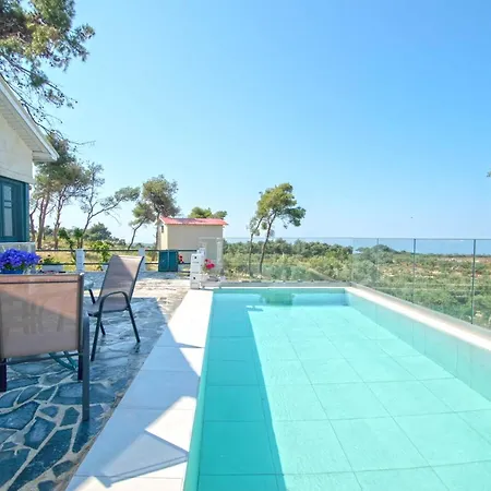 Villa Pefki Villa *