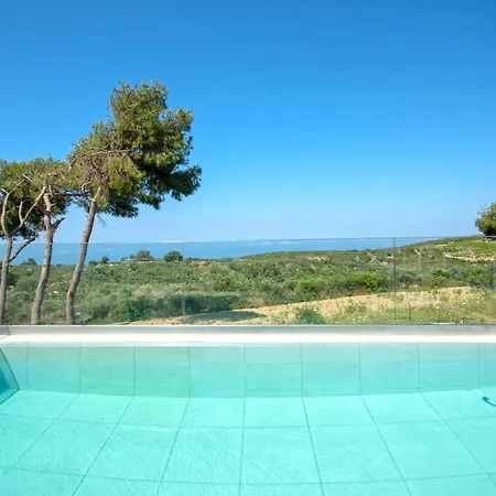 Villa Pefki *