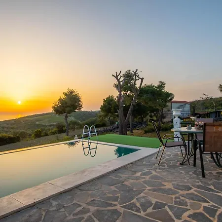 Villa Pefki *