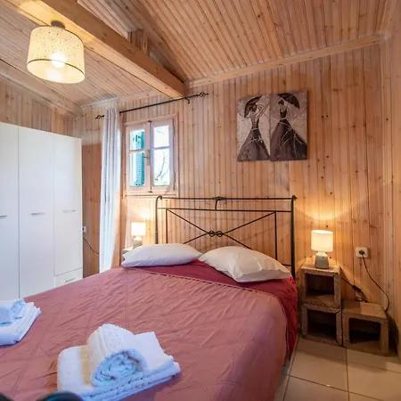 Pefki Villa *
